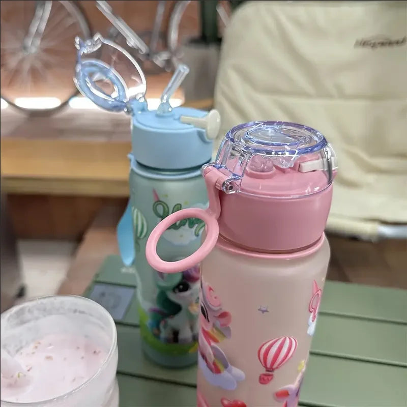 Cute Cartoon Water Bottle 700ml – BPA Free Leakproof Kids Drinking Bottle with Straw for School & Outdoor
