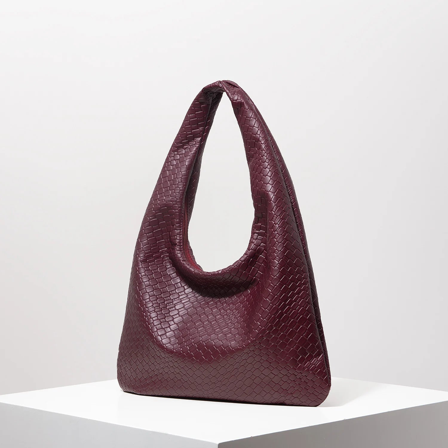 Vintage Woven Leather Shoulder Bag Large Capacity Crescent Tote for Women