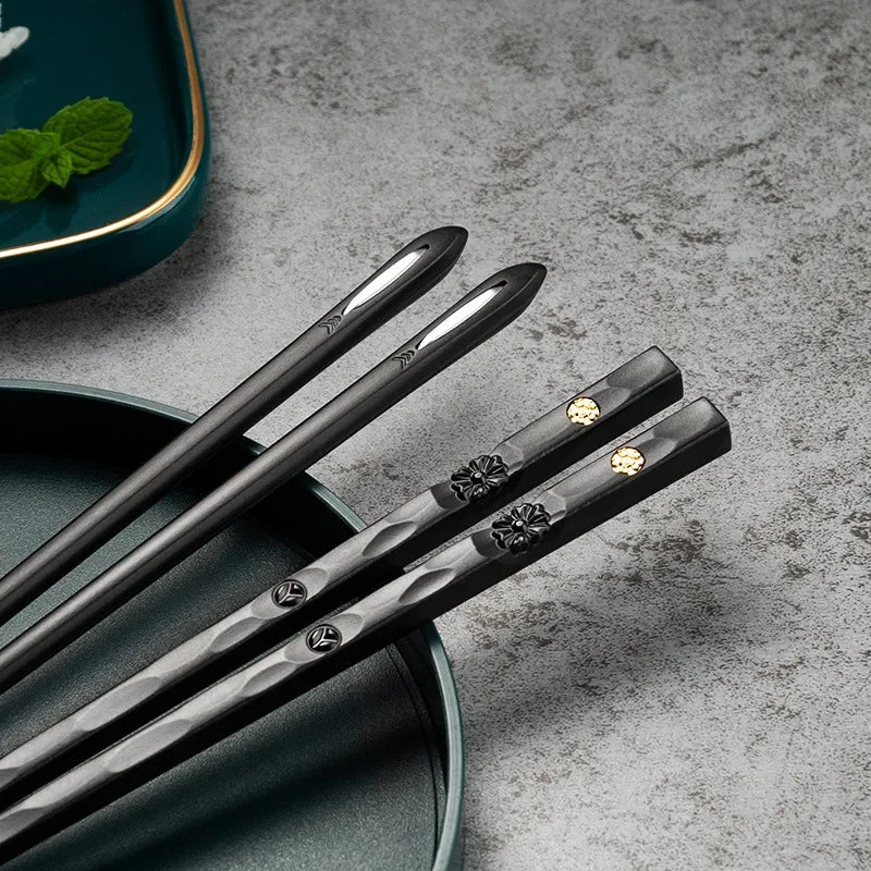 5 Pairs Japanese Non Slip Chopsticks Reusable Sushi Chopsticks Set for Home Restaurant and Hotel