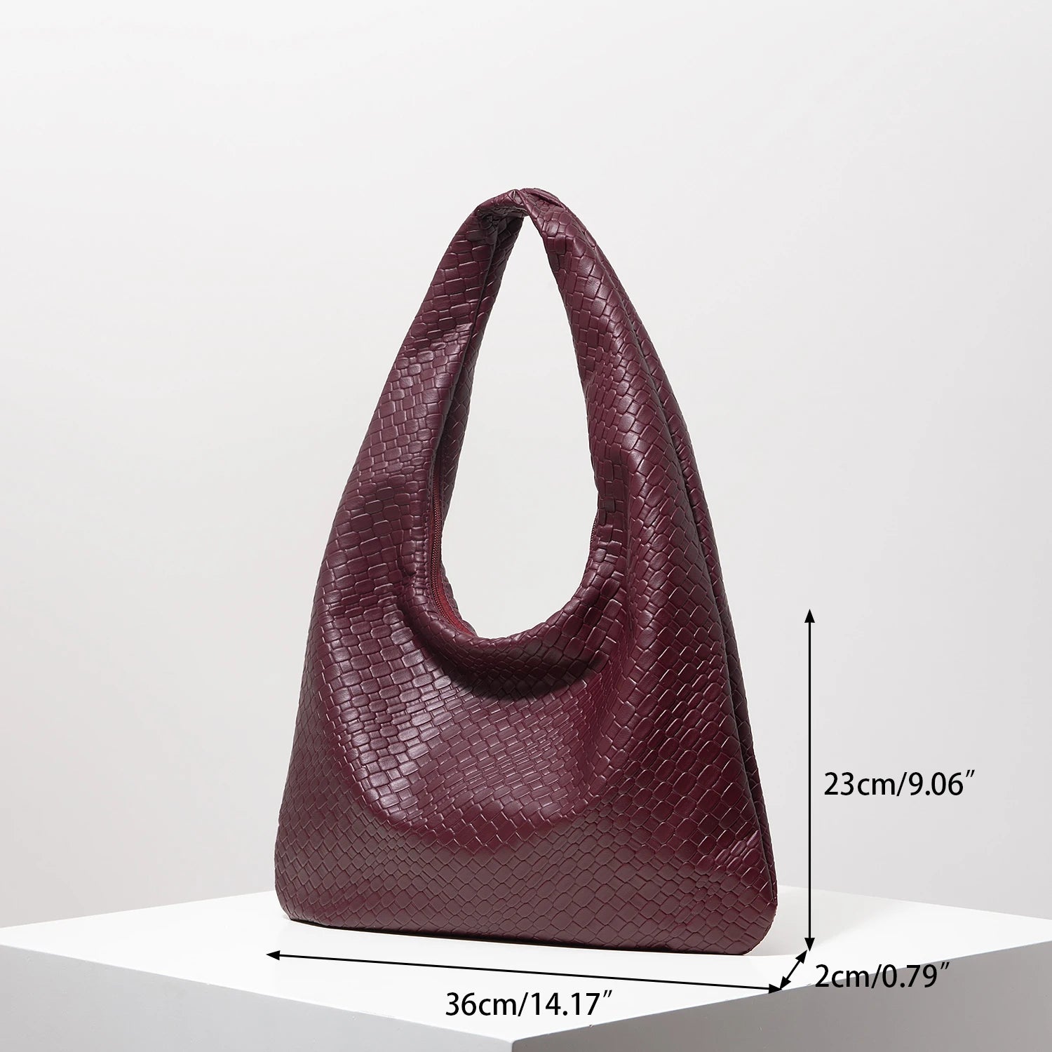 Vintage Woven Leather Shoulder Bag Large Capacity Crescent Tote for Women