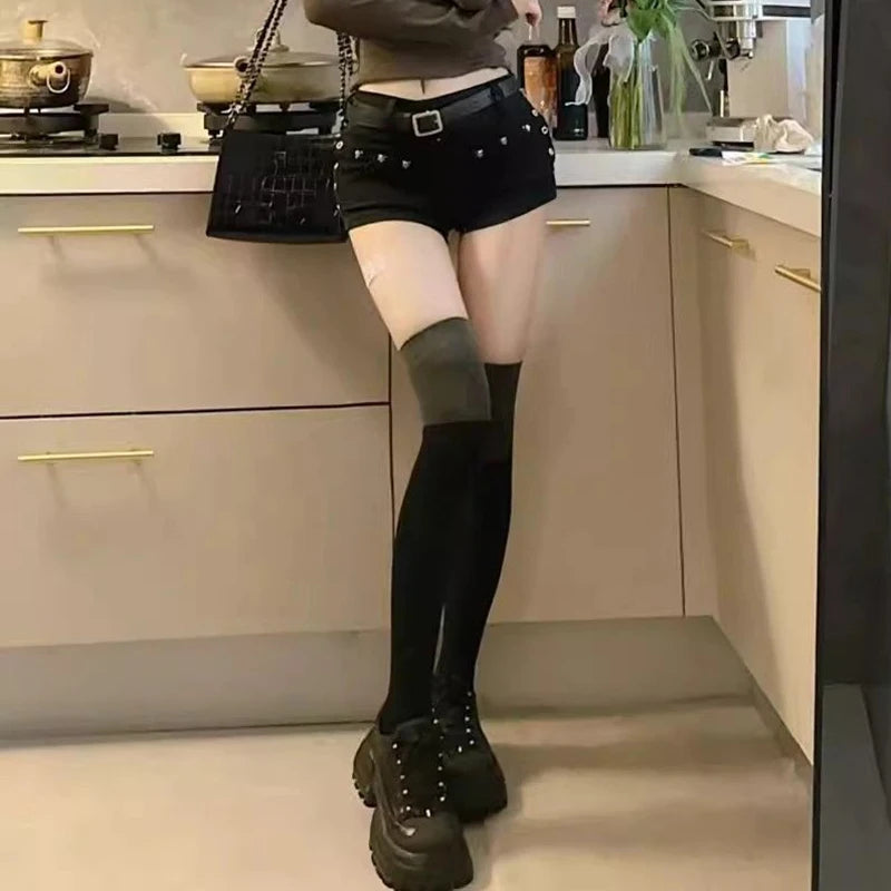 Women Y2K Low Waist Black Denim Shorts Vintage Gothic Mini Pants Streetwear