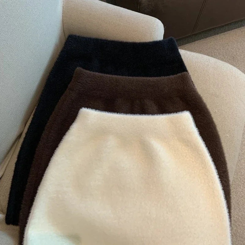 Women Elastic Waist Faux Fur Knit Mini Skirt