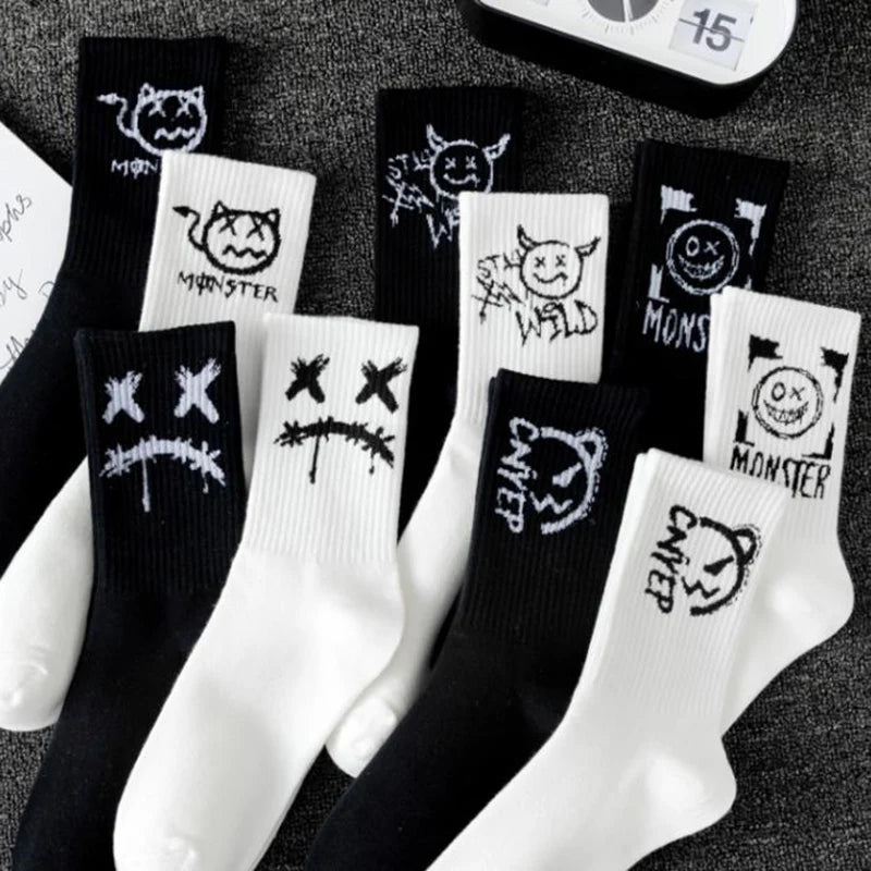 Cotton Harajuku Graffiti Long Socks Black White Anime Hip Hop Funny Fashion Socks 10 Pairs