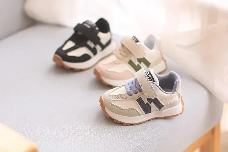 Kids Breathable Sports Sneakers Lightweight Non Slip Running Shoes
