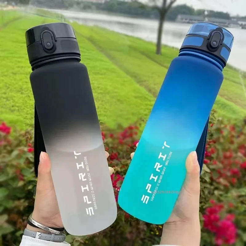 1L Sports Water Bottle – Large Capacity Leak-Proof Plastic Bottle for Gym, Outdoor Travel & Fitness Use