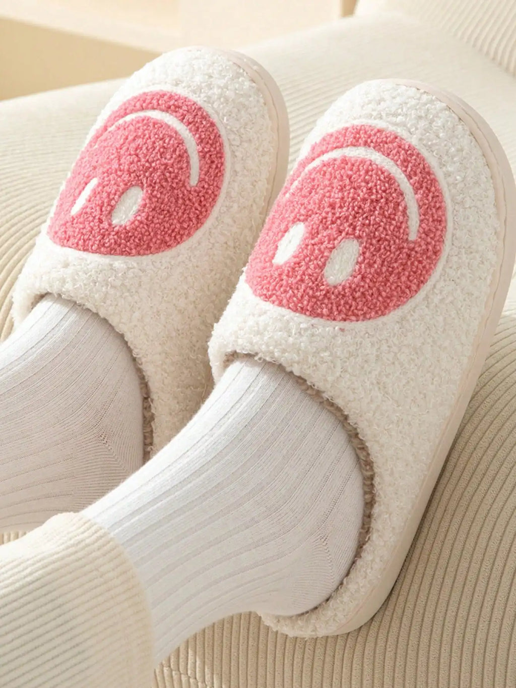 Cute Cartoon Plush Slippers Winter Warm Soft Indoor Home Shoes Non-Slip Thick Sole Cozy House Slippers for Women & Kids