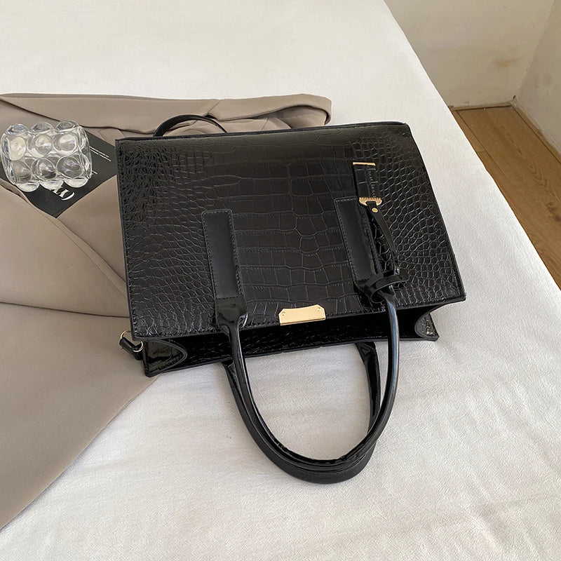 Women Crocodile Pattern Patent Leather Crossbody Bag Luxury Messenger Handbag