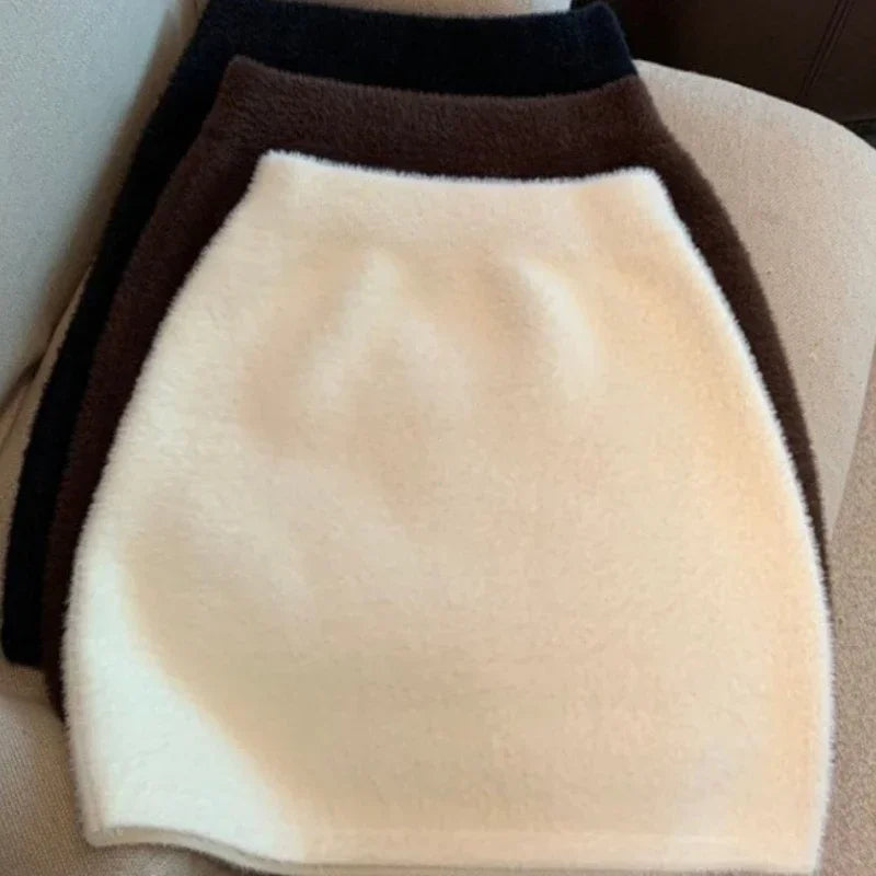 Women Elastic Waist Faux Fur Knit Mini Skirt