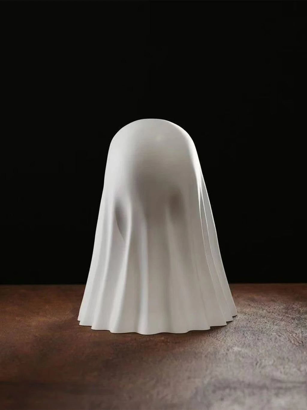 Middle Finger Ghost Halloween Statue Terrifying Ghost Decoration 7.5cm Statue