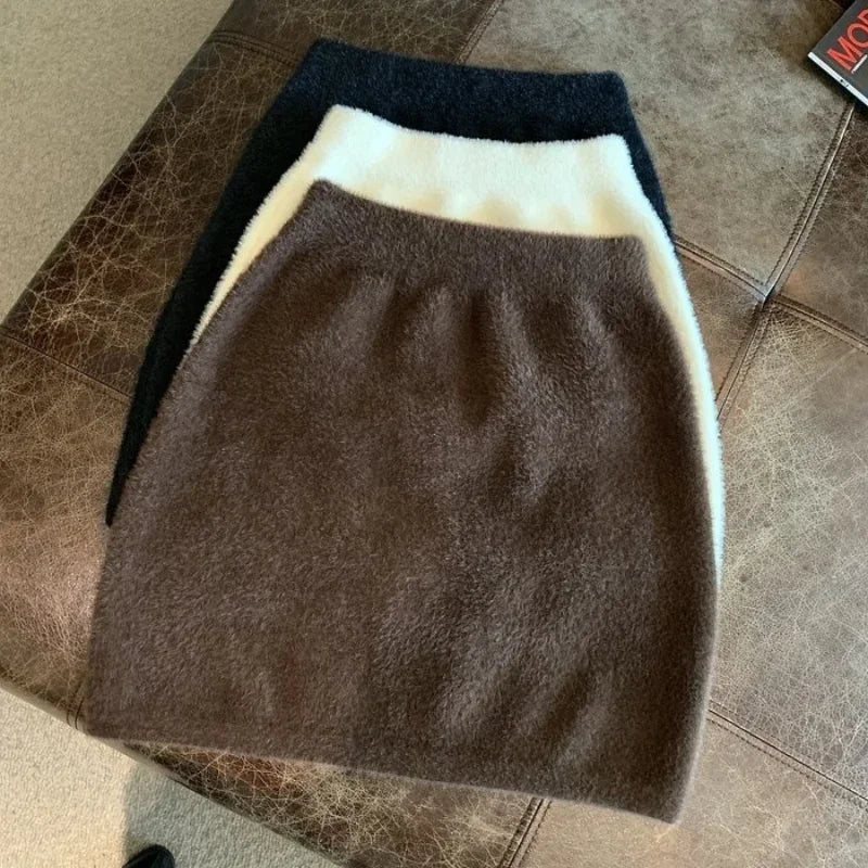 Women Elastic Waist Faux Fur Knit Mini Skirt
