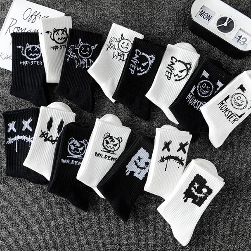 Cotton Harajuku Graffiti Long Socks Black White Anime Hip Hop Funny Fashion Socks 10 Pairs
