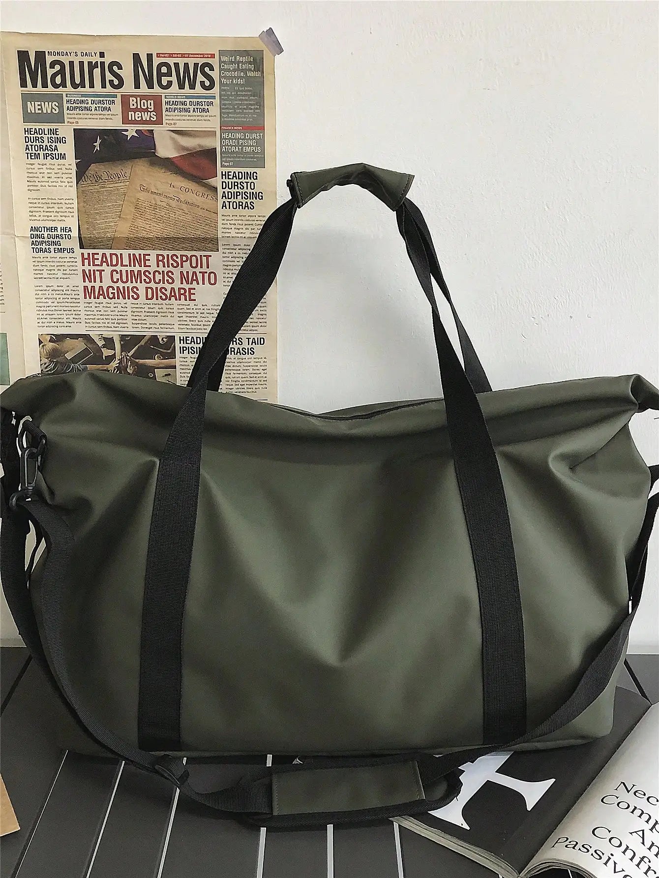 Large Capacity Travel Gym Bag Lightweight Crossbody Luggage Tote