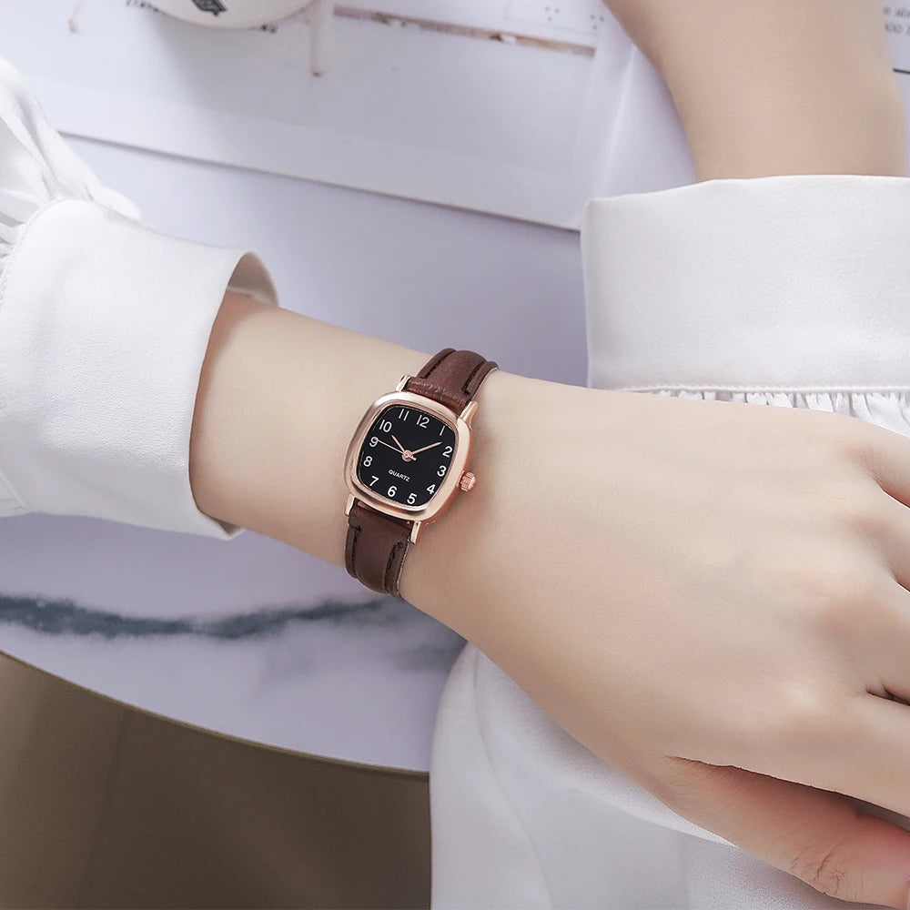 Women Quartz Leather Strap Fashion Wrist Watch