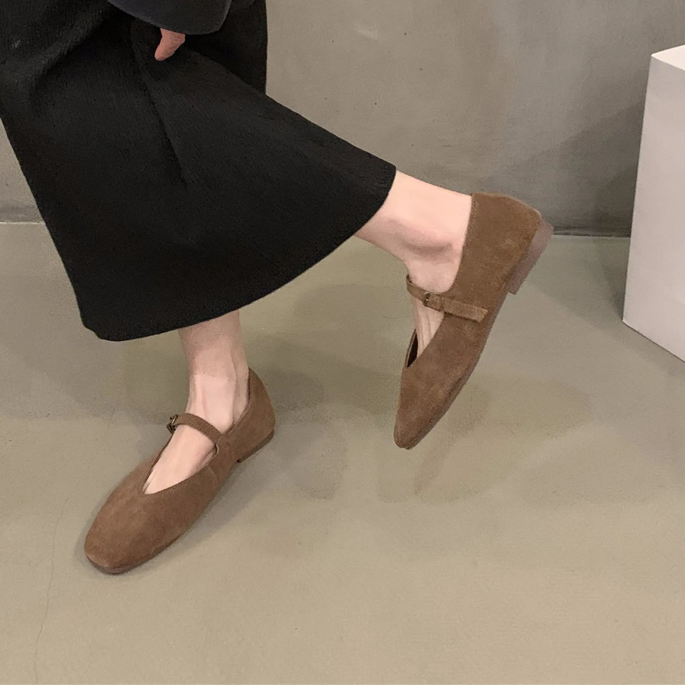 Women Soft Leather Ballet Flats Round Toe Slip On Casual Shoes
