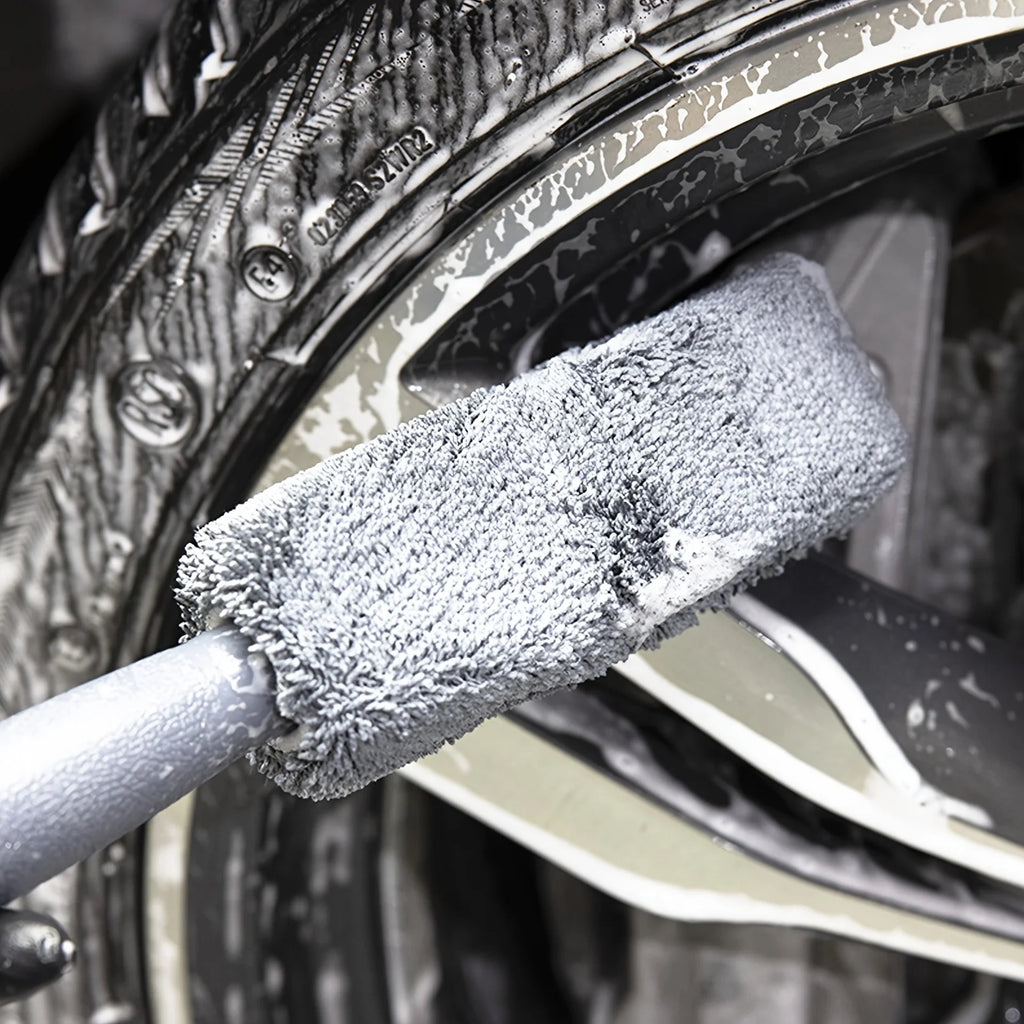 Microfiber Wheel Cleaning Brush – Soft Rim & Tire Cleaner for Deep Car Detailing