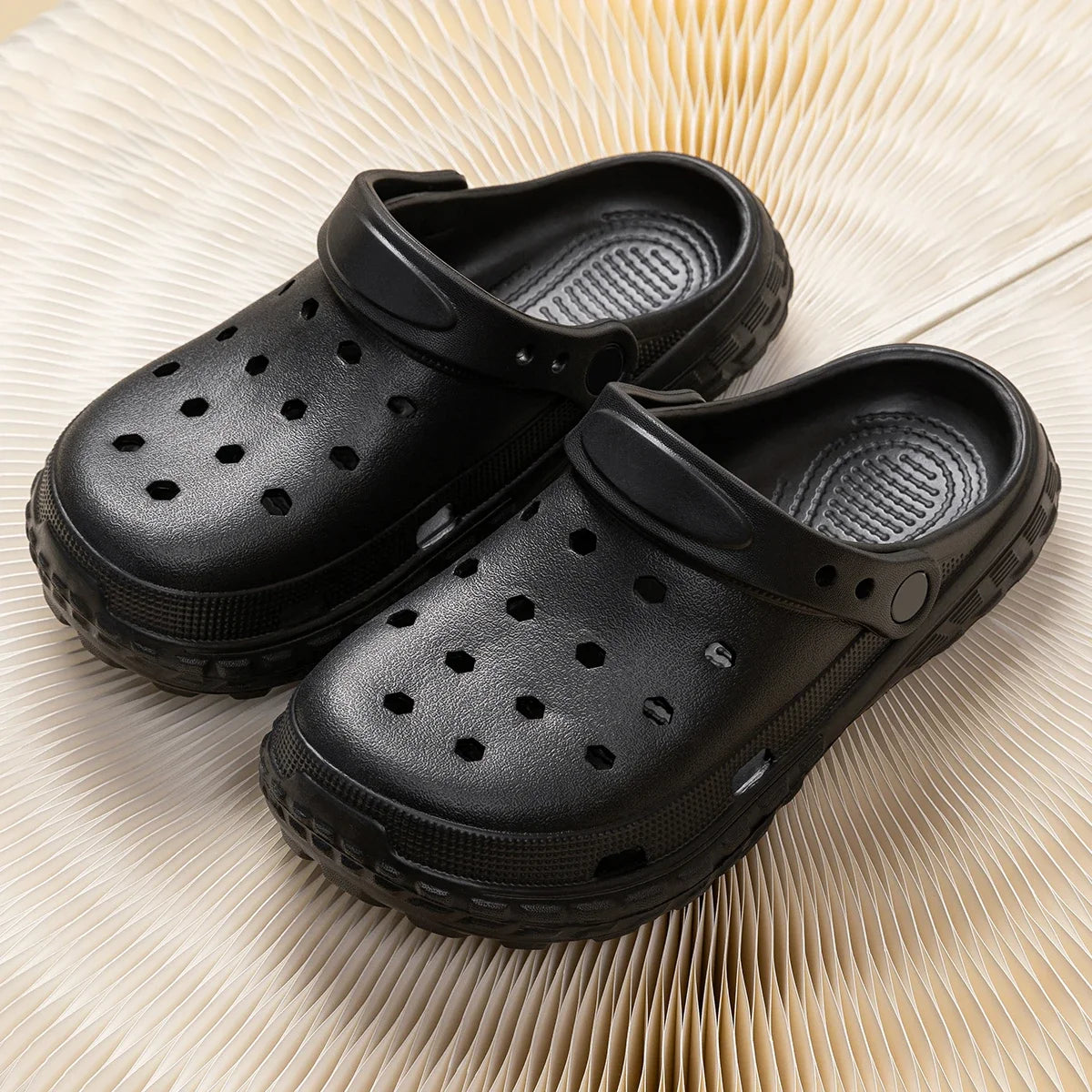 Thick Sole EVA Clogs Non Slip Waterproof Beach Pool Slippers Comfortable Indoor Outdoor Sandals for Men Women