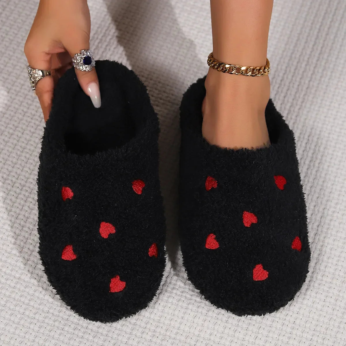 Women’s Heart Shaped Winter Slippers Soft Sole Cute Indoor House Shoes