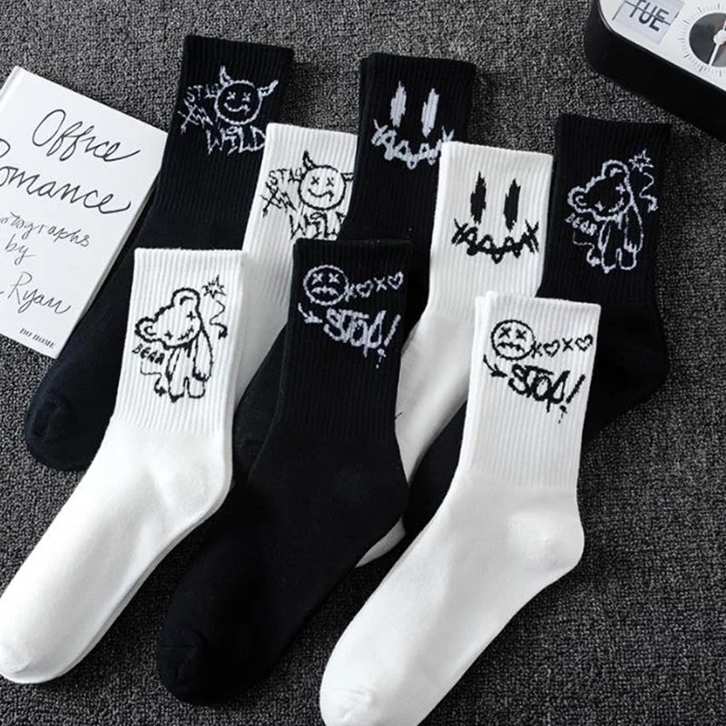 Cotton Harajuku Graffiti Long Socks Black White Anime Hip Hop Funny Fashion Socks 10 Pairs