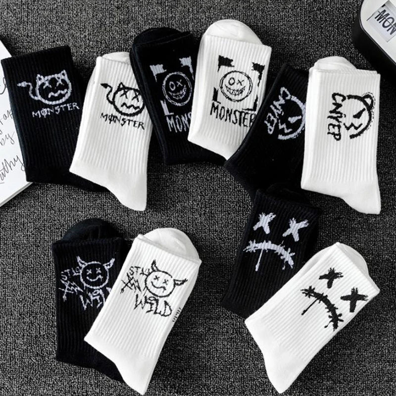 Cotton Harajuku Graffiti Long Socks Black White Anime Hip Hop Funny Fashion Socks 10 Pairs