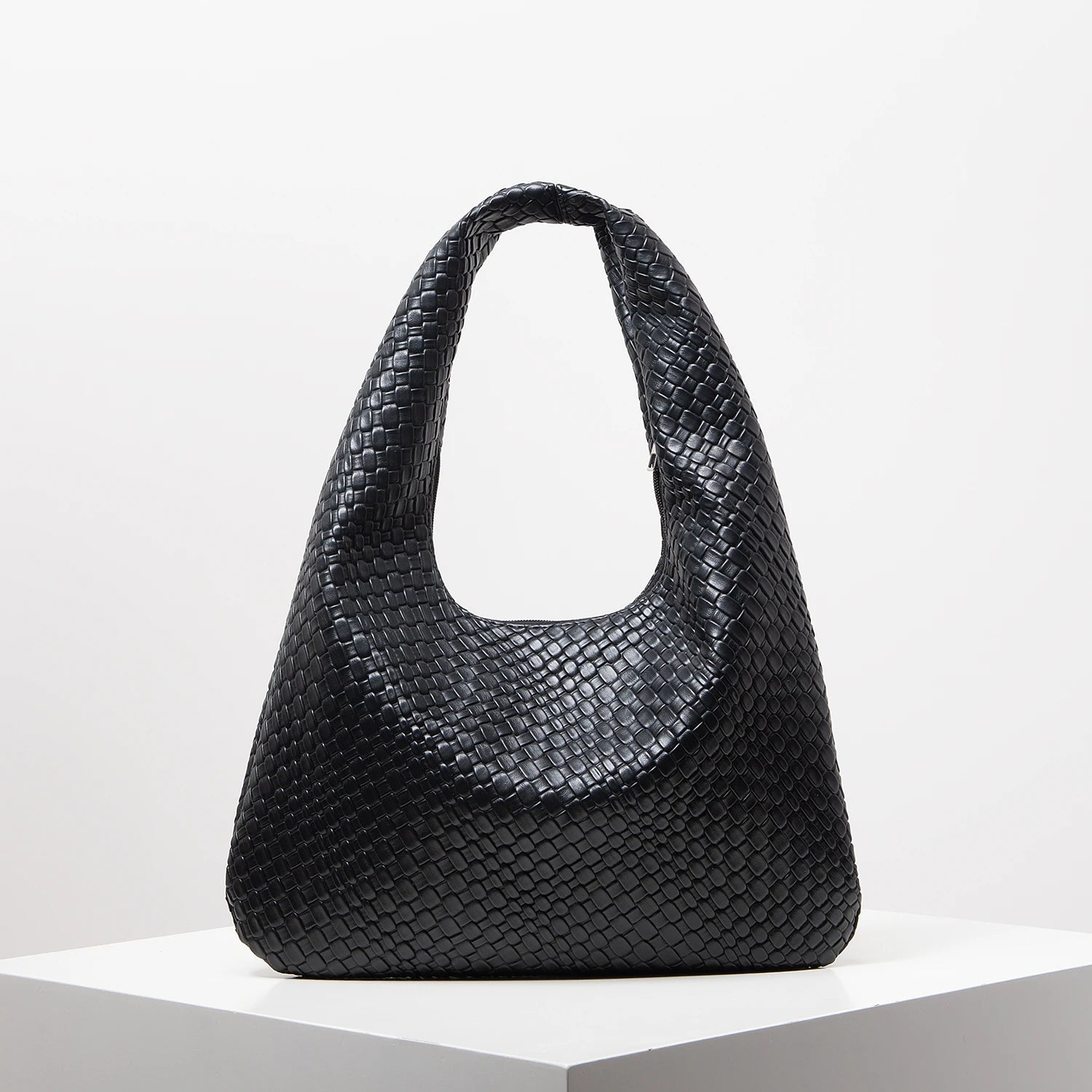 Vintage Woven Leather Shoulder Bag Large Capacity Crescent Tote for Women