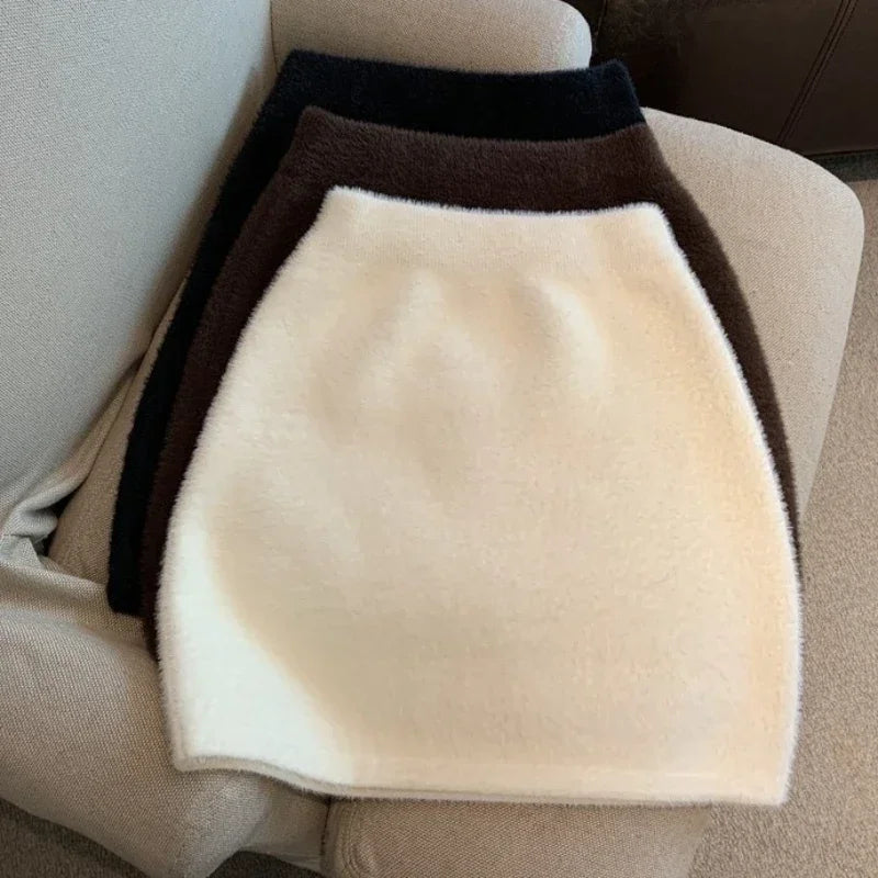 Women Elastic Waist Faux Fur Knit Mini Skirt